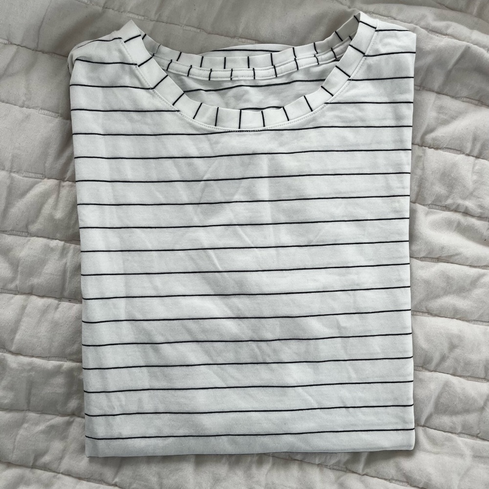 Lululemon Striped White and Black T-Shirt
